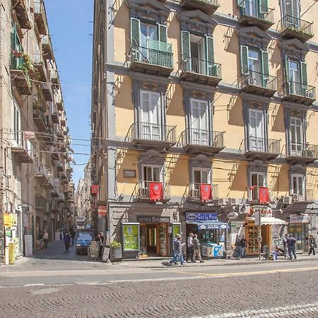 B&B L'Alloggio Dei Vassalli Napoli Bagian luar foto