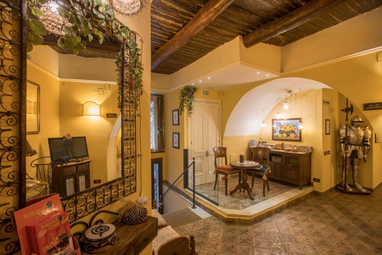 B&B L'Alloggio Dei Vassalli Napoli Bagian luar foto