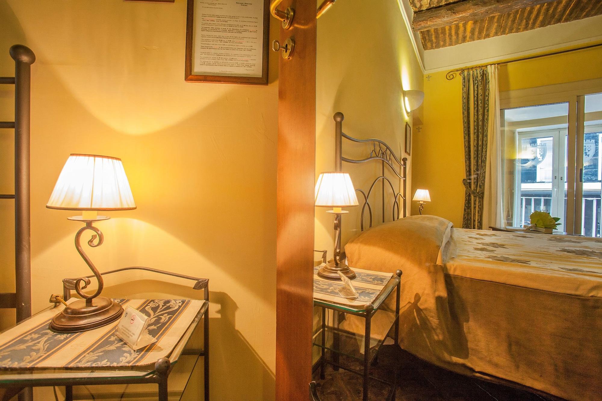 B&B L'Alloggio Dei Vassalli Napoli Bagian luar foto