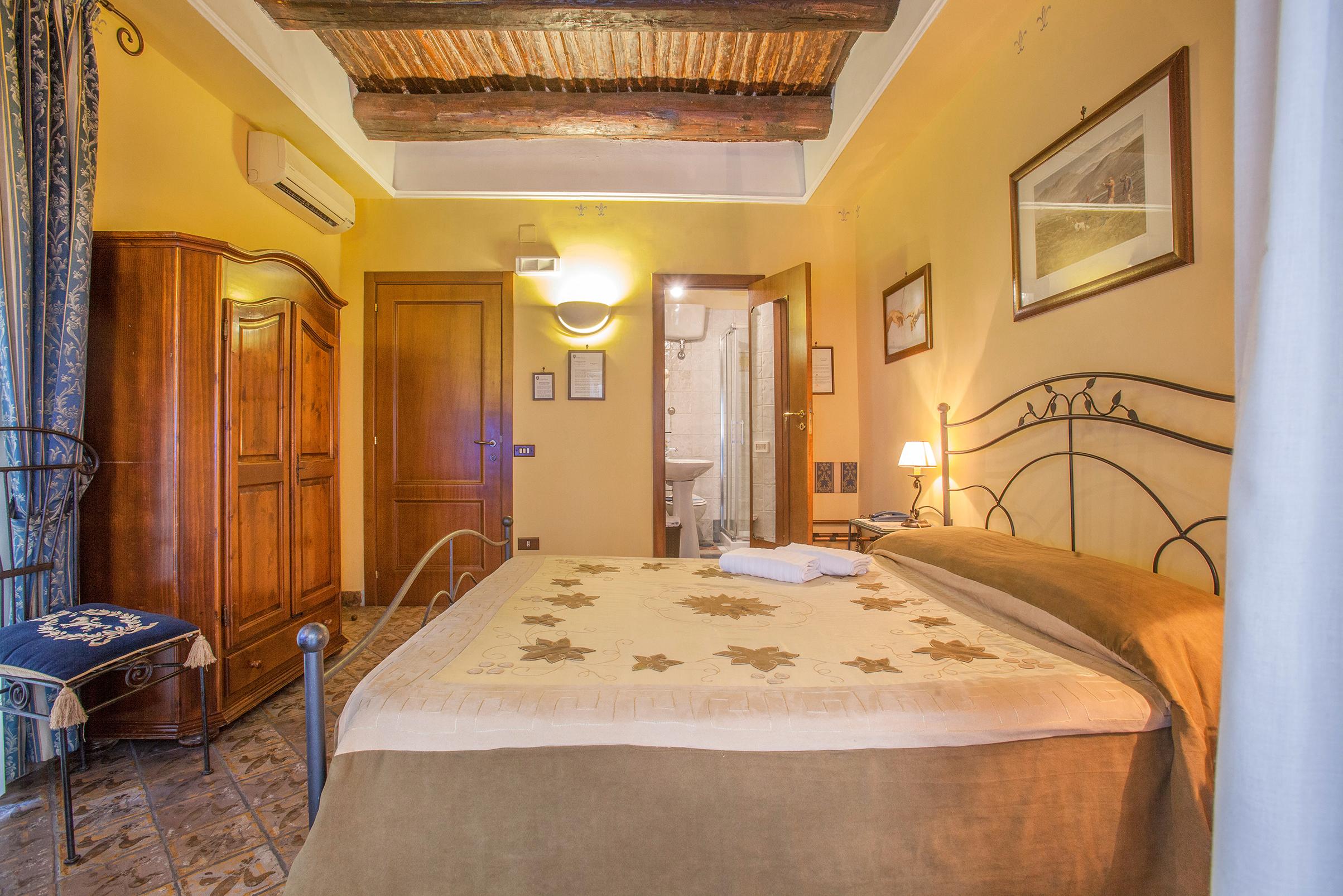 B&B L'Alloggio Dei Vassalli Napoli Bagian luar foto