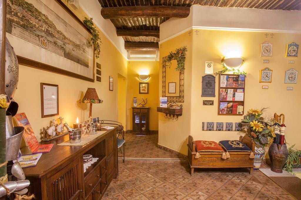 B&B L'Alloggio Dei Vassalli Napoli Bagian luar foto