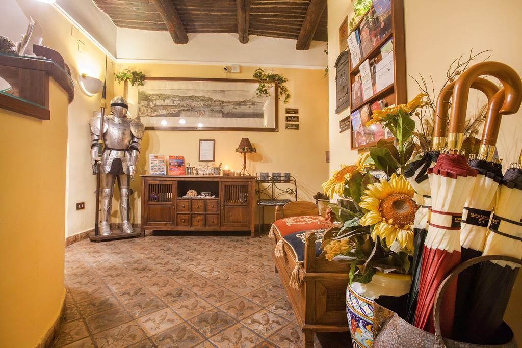 B&B L'Alloggio Dei Vassalli Napoli Bagian luar foto