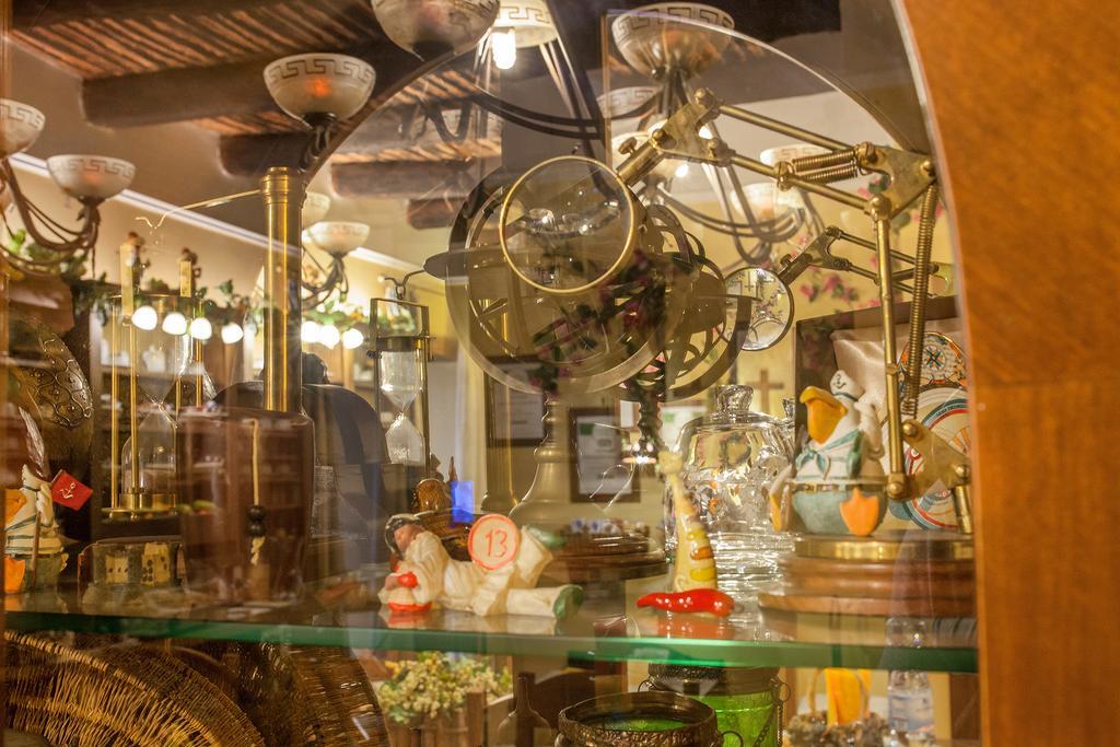B&B L'Alloggio Dei Vassalli Napoli Bagian luar foto