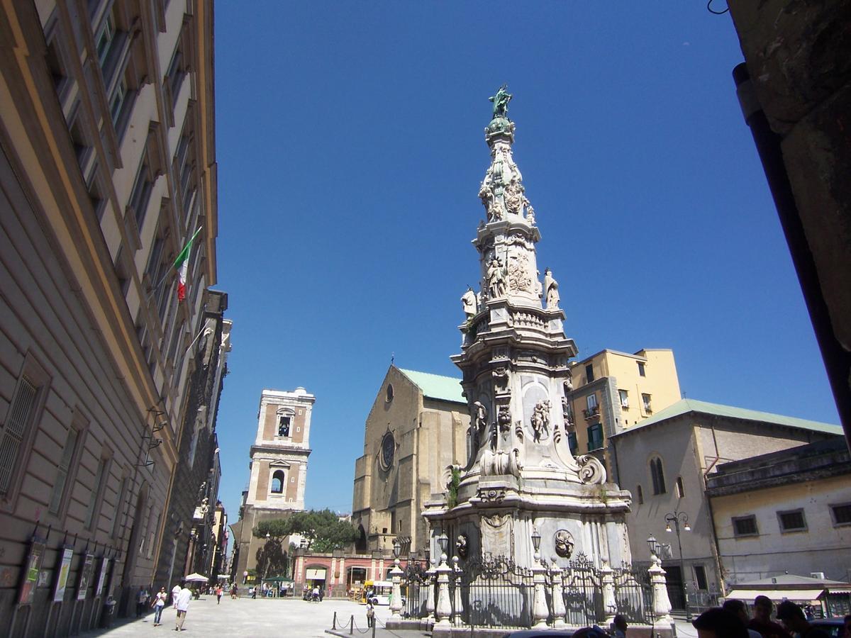 B&B L'Alloggio Dei Vassalli Napoli Bagian luar foto