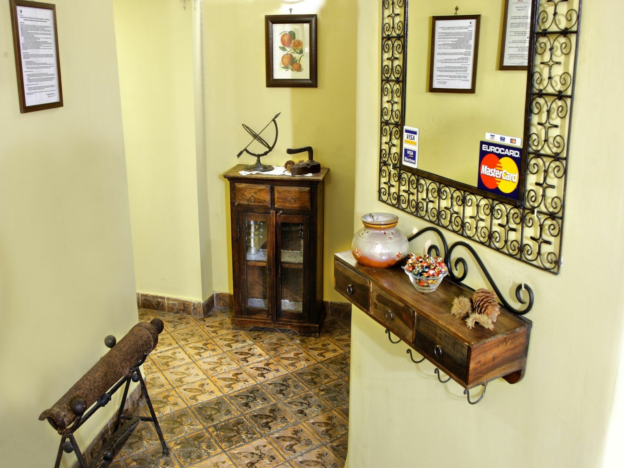 B&B L'Alloggio Dei Vassalli Napoli Bagian luar foto